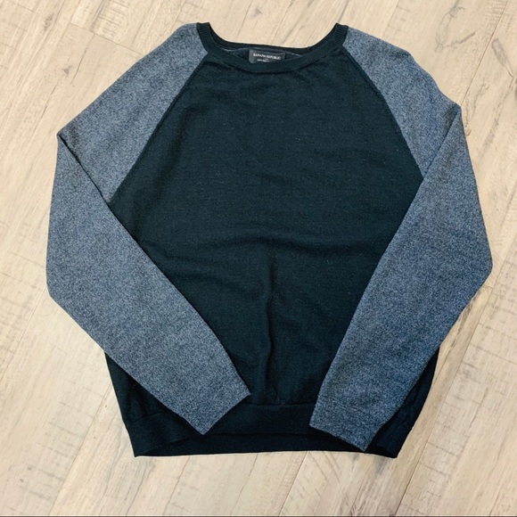Banana Republic Other - Banana Republic Merino Wool Sweater size Large